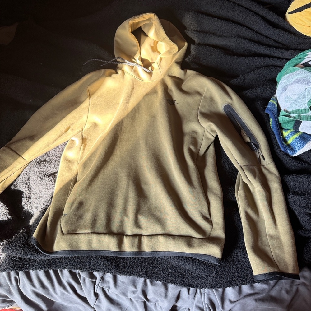 Green Nike Tech Hooded Sweatshirt with Arm Pocket